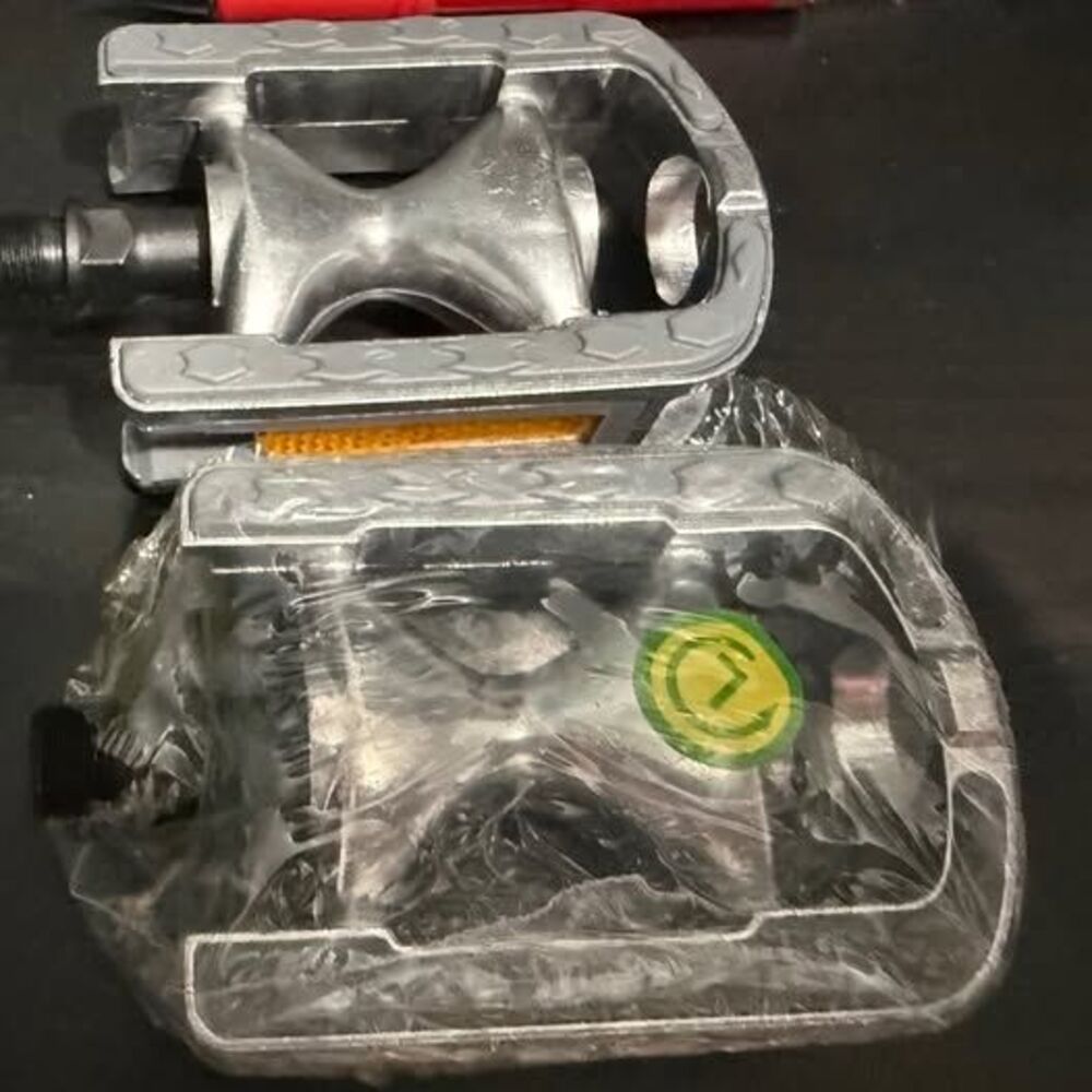 Silver gray Feimin FP 920 bike pedals HK174 bicycle new